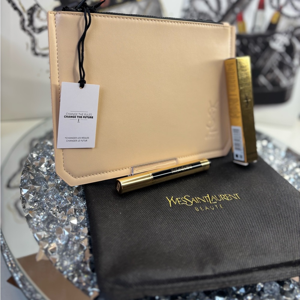 Yves Saint Laurent Nude cosmetic Pouch W/ High Cover Radiant Concealer NIP - Picture 7 of 8